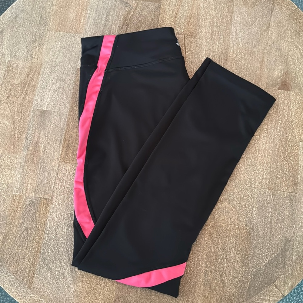 Free Spirit black and pink leggings